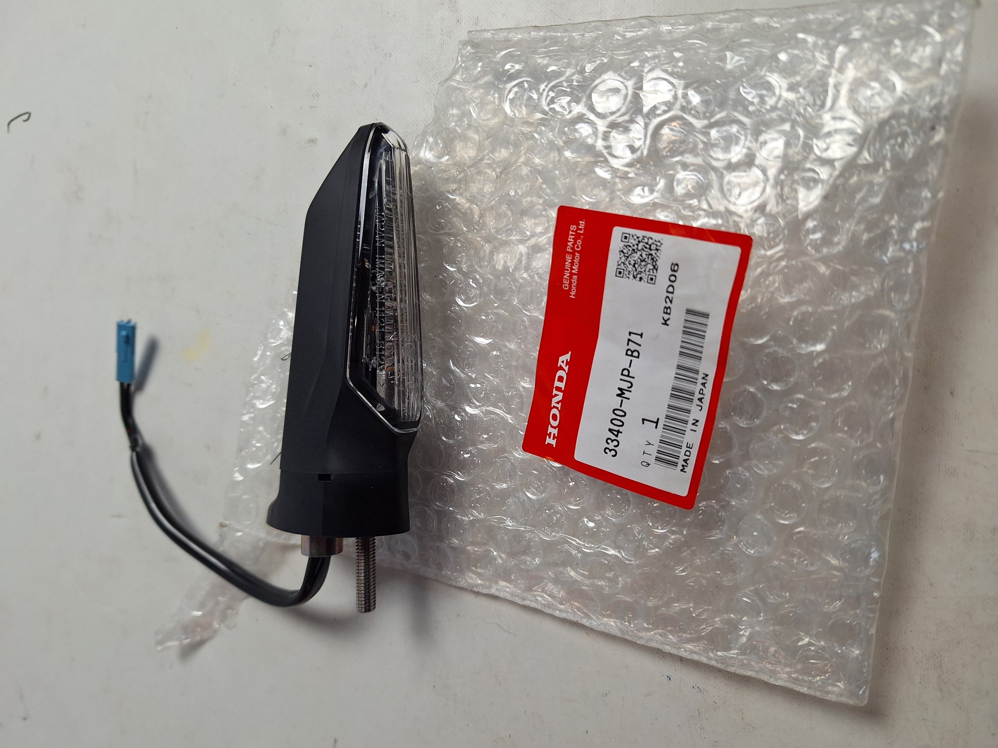 Picture of WINKER ASSY,R FR  33400-MJP-B71  